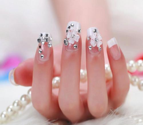 Дизайн френч со стразами. Как сделать френч со стразами — мастер класс пошаговый