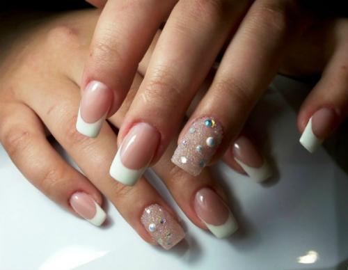 Маникюр с камнями на одном пальце. Виды камней для декорирования ногтей