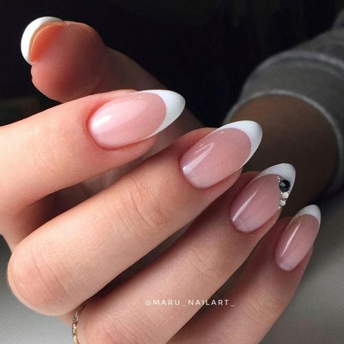 Белый с розовым френч. Нюансы тонов и формы 22