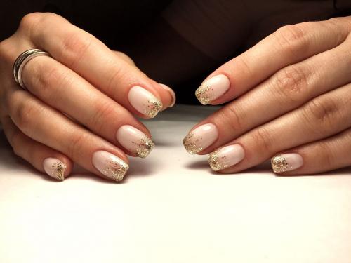 Френч розовый с золотом. Как сделать золотой френч?