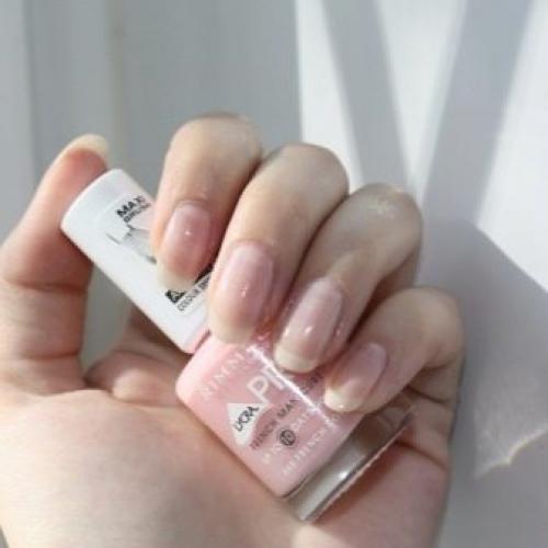 Белый с розовым френч. Нюансы тонов и формы 02