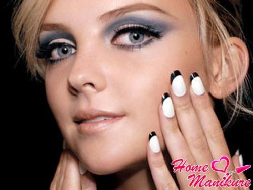 Черно белый френч на ногтях. Игра черного и белого во французском маникюре