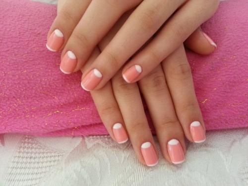 Темно розовый маникюр. Определяемся с дизайном