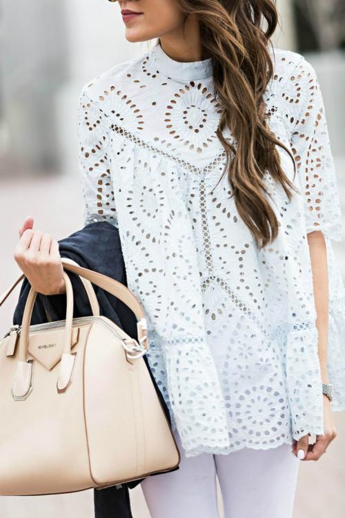 С чем носить блузки прозрачные. Какое белье надевают под прозрачные блузки? 04