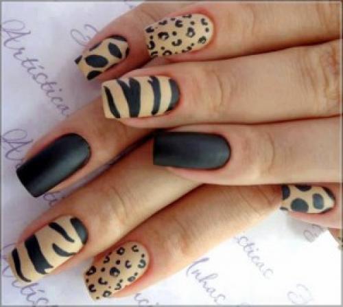 Маникюр беж с черным. Варианты бежевого маникюра с рисунком черного цвета