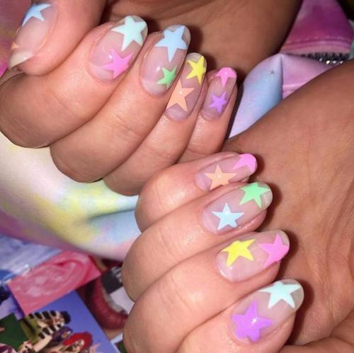 Как подобрать маникюр к платью. Маникюр под серое платье: 20 идей