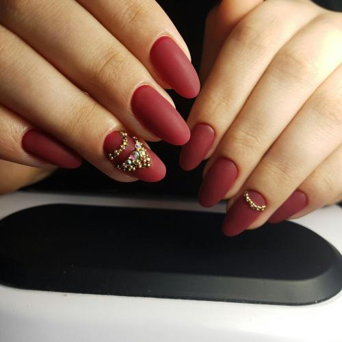 Френч 2019 миндаль. Маникюр на миндальную форму ногтей: основные нюансы и особенности