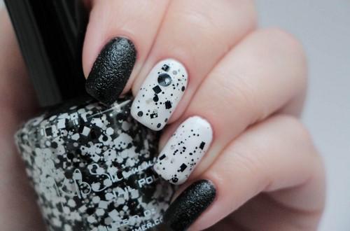 Маникюр черный с белым. Контрастный черно-белый маникюр 2019-2020: дизайн, трендовые новинки, последние тенденции