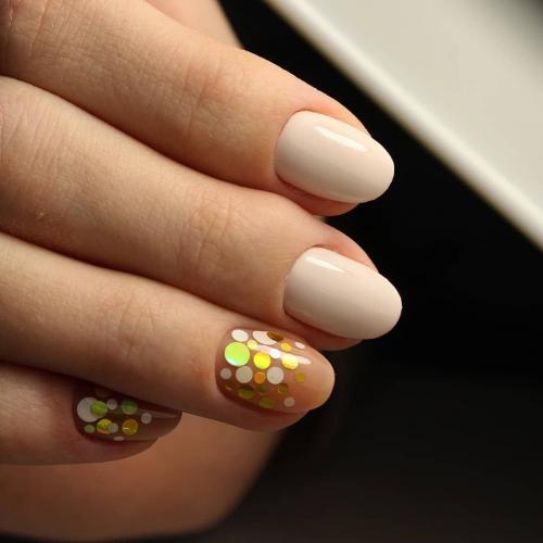 Однотонный маникюр с рисунком. Однотонный маникюр 2019: фото новинок и тенденций