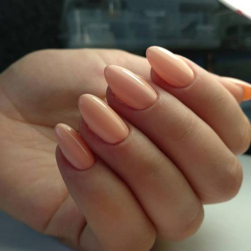 Однотонный маникюр с рисунком. Однотонный маникюр 2019: фото новинок и тенденций