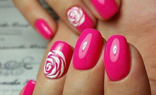 Гель лак маникюр нежно розовый. Оттенки розового маникюра