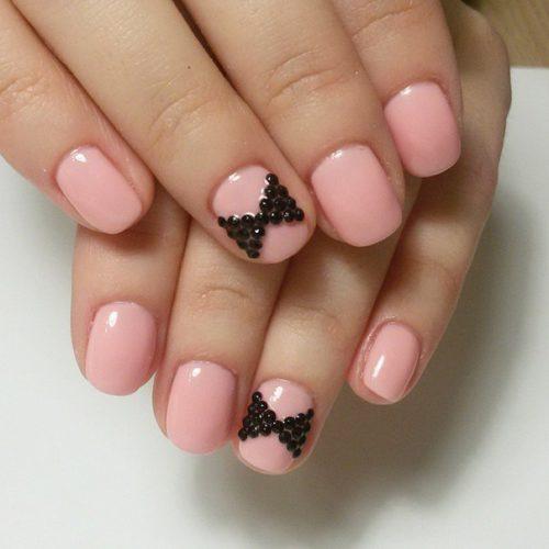 Ногти с бантиком из страз. Бантики на ногтях: фотографии, дизайн, руководство