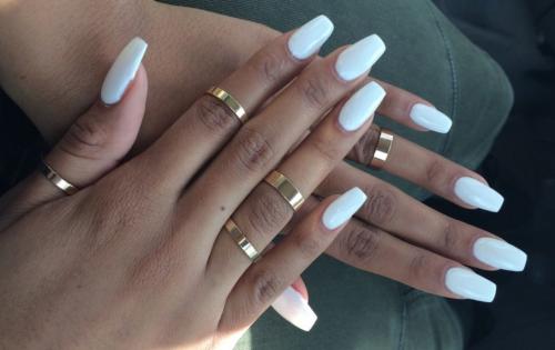 Маникюр под бордовое платье. Маникюр к бордовому платью