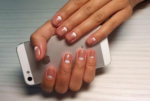 Маникюр на короткие ногти гель лаком. Лунный