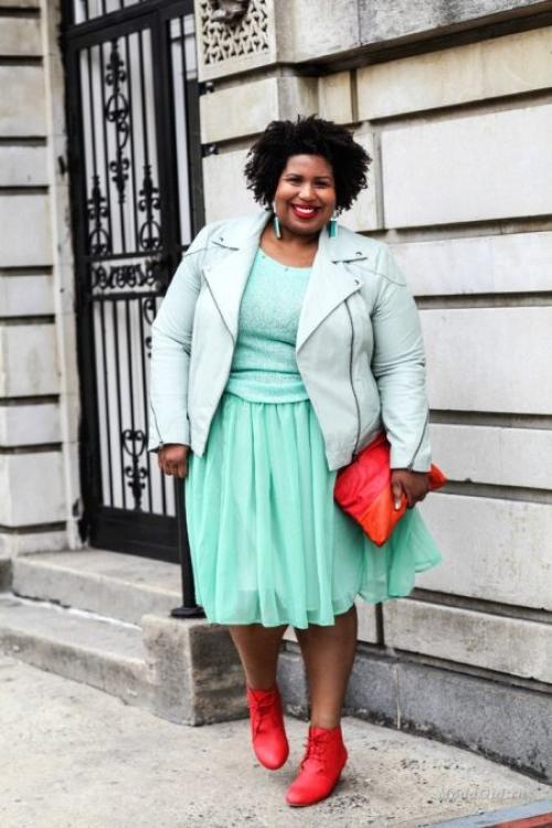 Маникюр к мятному платью. С чем носить