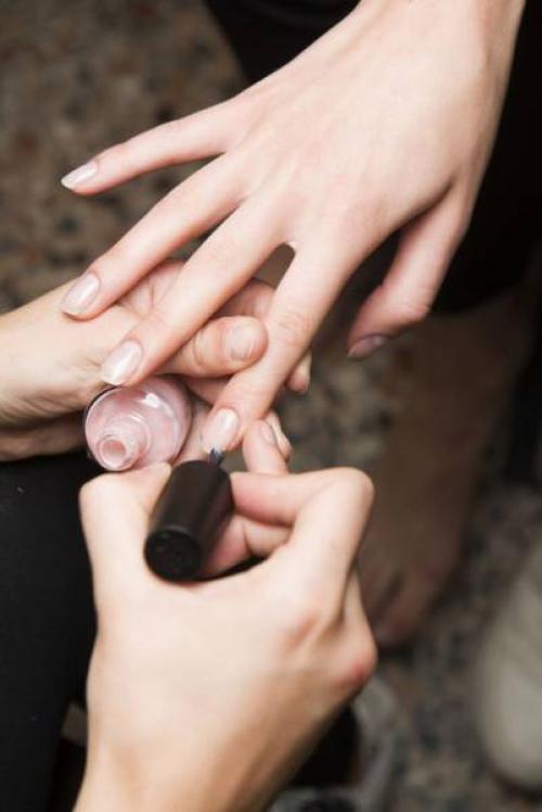 Маникюр с цветами сакуры. Веточка сакуры на ногтях: пошаговая инструкция