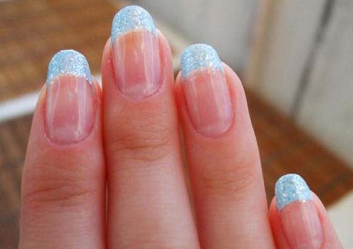 Нежный френч с блестками. Сверкающий френч с блестками: фото идеи маникюра + видео