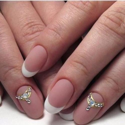 Маникюр на закругленные ногти. Маникюр 2019 на круглые ногти 02