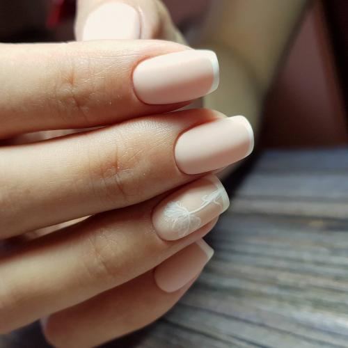 Белый френч с дизайном