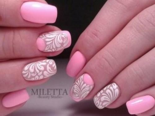 К сиреневому платью маникюр. Под однотонное 07