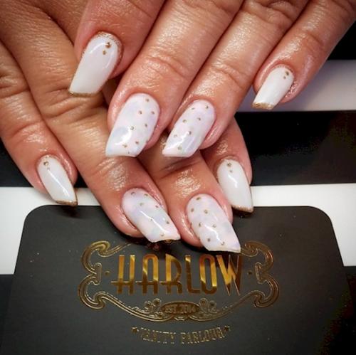 Маникюр на трапециевидные ногти. 