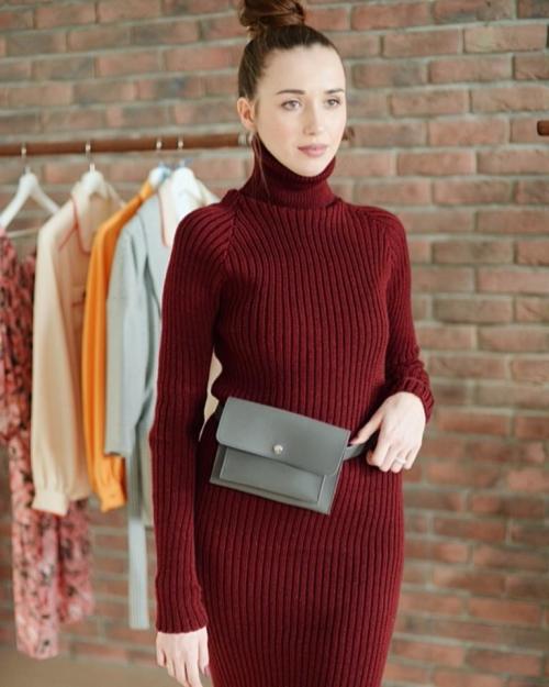 Какой цвет волос подходит к бордовому платью. Выбор модели по типу фигуры