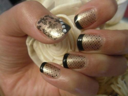 Маникюр к черному платью с пайетками. Категорическое «нельзя»