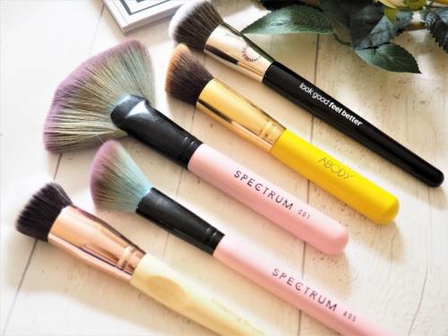 Контуринг круглого лица пошагово. Как сделать контуринг самостоятельно: краткое пособие для новичков