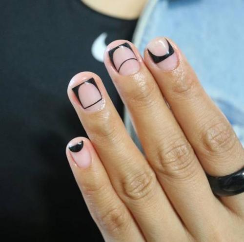 Френч и лунный маникюр. Лунный маникюр-2019: модные тенденции