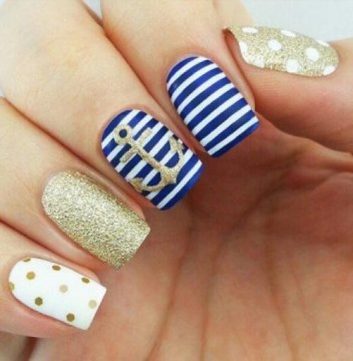 Маникюр для отпуска на море. Маникюр в морском стиле с тематическими рисунками