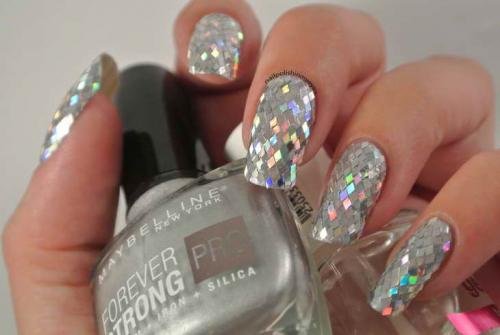 Маникюр черный с розовыми блестками. Особенности маникюра с блестками