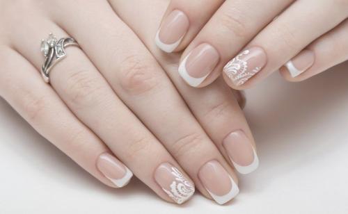 Белый френч с дизайном