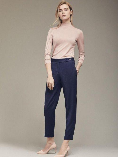 С чем носить синие. Советы стилистов, с чем носить и сочетать женские синие брюки