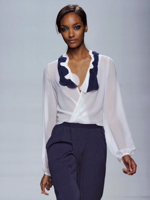 С чем носить черную прозрачную блузку. С чем носить блузку из прозрачной ткани 08 С чем носить черную прозрачную блузку. С чем носить блузку из прозрачной ткани 08