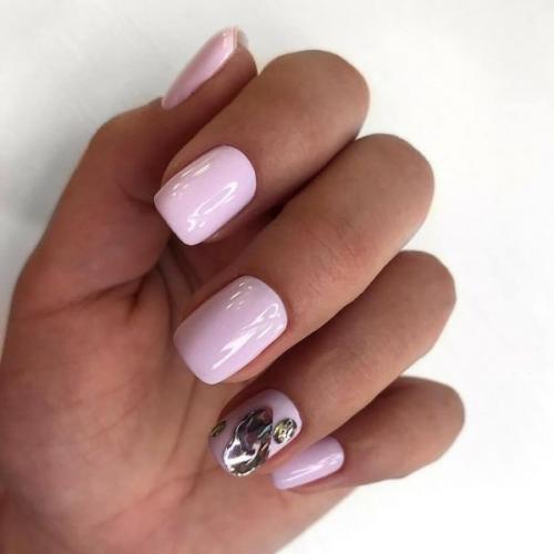 Ярко розовый маникюр. Какой модный розовый маникюр 2019-2020 сделать