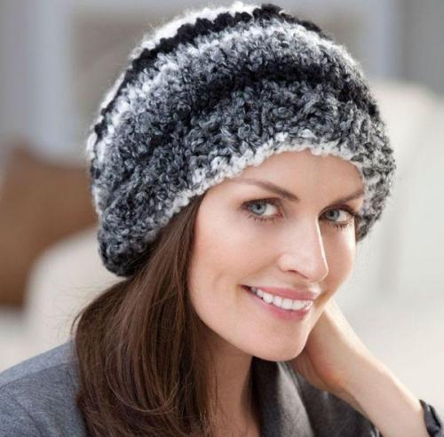 Зимние головные уборы для женщин посл.  Фото модных вязаных шапок для женщин 50 лет, стильные виды и фасоны