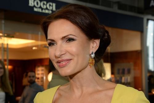 Звезды которые выглядят старше своих лет. 10 российских звезд, которые выглядят старше своего возраста