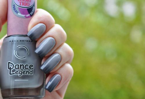 Цвет ногтей к коралловому платью. Какой маникюр подходит к коралловому платью