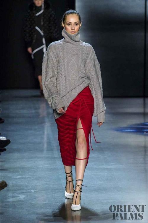 Объемный свитер с чем носить. Как носить объемный свитер