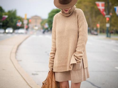 Объемный свитер с чем носить. Как носить объемный свитер 11 Объемный свитер с чем носить. Как носить объемный свитер 11