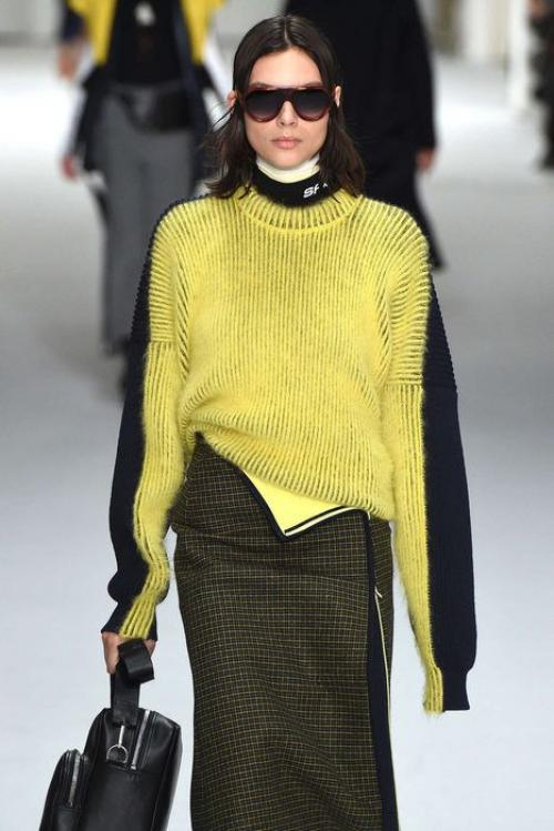 Объемный свитер с чем носить. Как носить объемный свитер