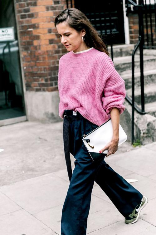 Объемный свитер с чем носить. Как носить объемный свитер 27 Объемный свитер с чем носить. Как носить объемный свитер 27