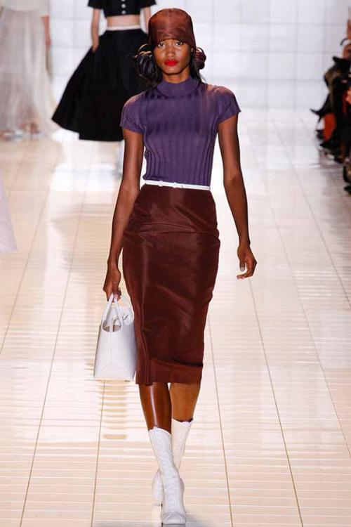 Прямая юбка и юбка карандаш. Плюсы и минусы модели