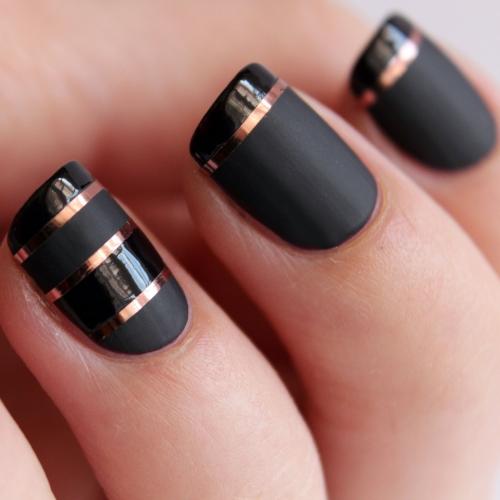 Маникюр черный с розовым матовый. Лучшие комбинации черного матового лака