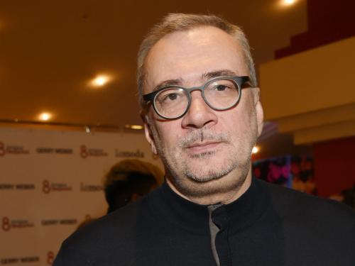 Костя Меладзе дети. 15-летняя дочь Константина Меладзе представила возлюбленного семье. Похоже, парень смог понравиться ее родителям и найти общий язык с друзьями. Лия оставляет ему трогательные послания в Инстаграме и признается в чувствах. 03