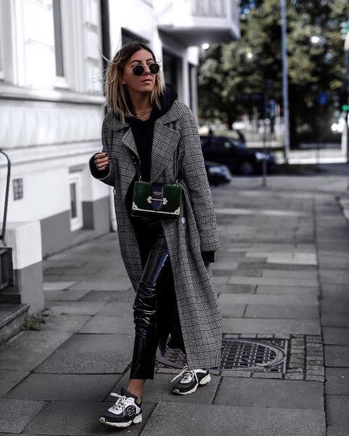 Серое пальто с мехом. Комбинированные модели серого пальто: стильные акценты