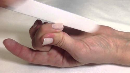 Как снимать нарощенные ногти. Как снять нарощенные ногти в домашних условиях