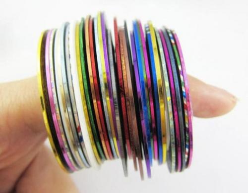 Французский маникюр с лентой. Маникюр с лентой для дизайна — любителям геометрии и четких линий!