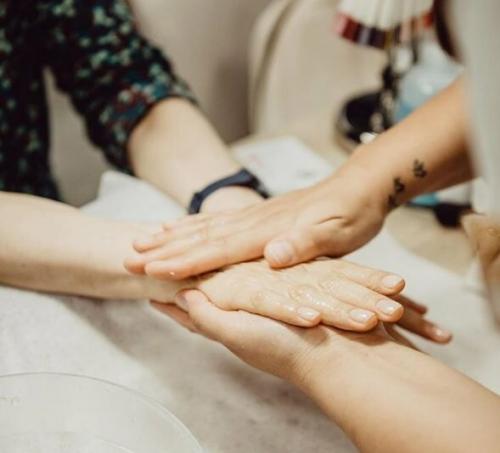 Сухая кутикула и кожа рук. Практичные советы, которые спасут вашу кутикулу и руки от трещин, сухости, заусенцев и других зимних бед