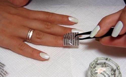 Газетный маникюр, как сделать без спирта. Три способа создания газетного маникюра 08